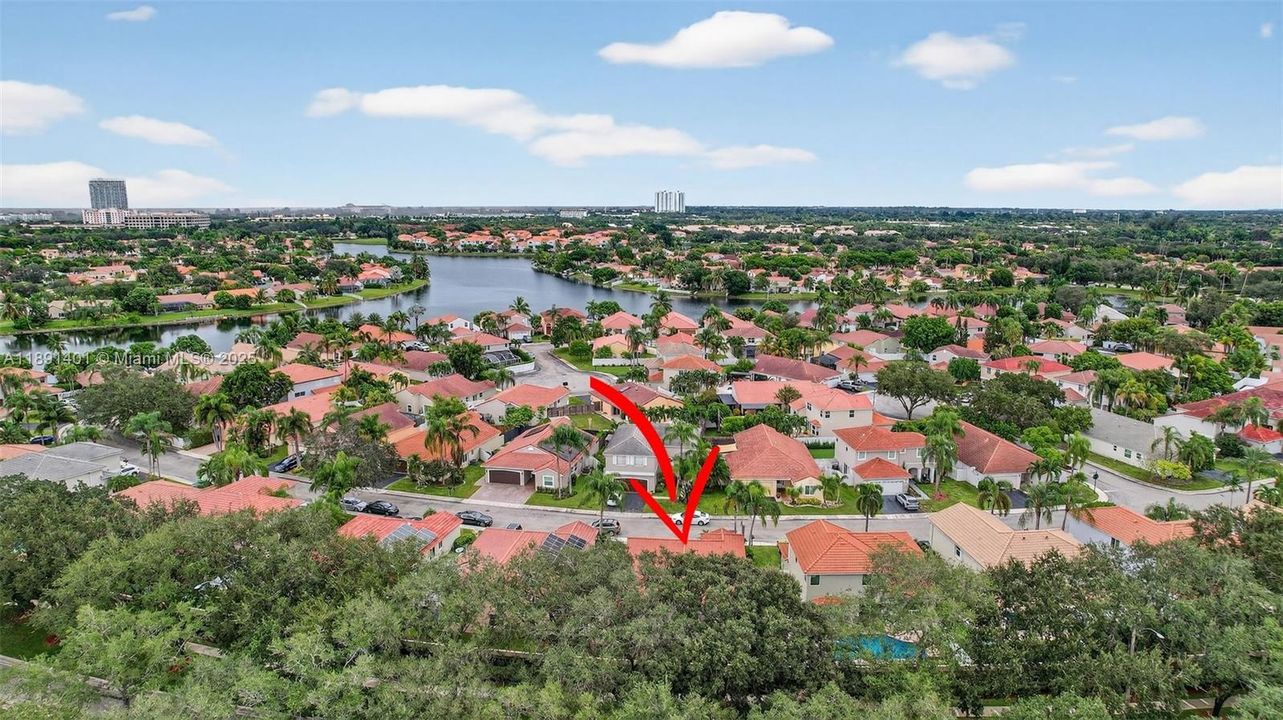 Activo con contrato: $568,500 (3 camas, 2 baños, 1727 Pies cuadrados)