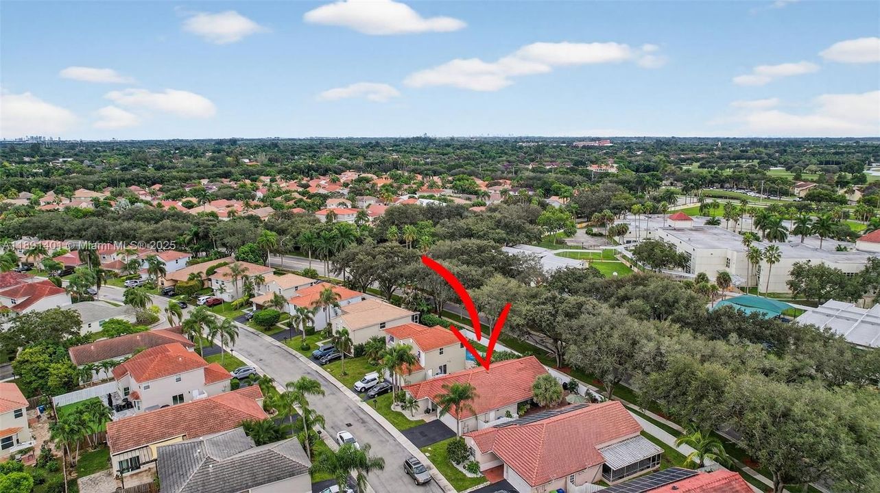 Activo con contrato: $568,500 (3 camas, 2 baños, 1727 Pies cuadrados)