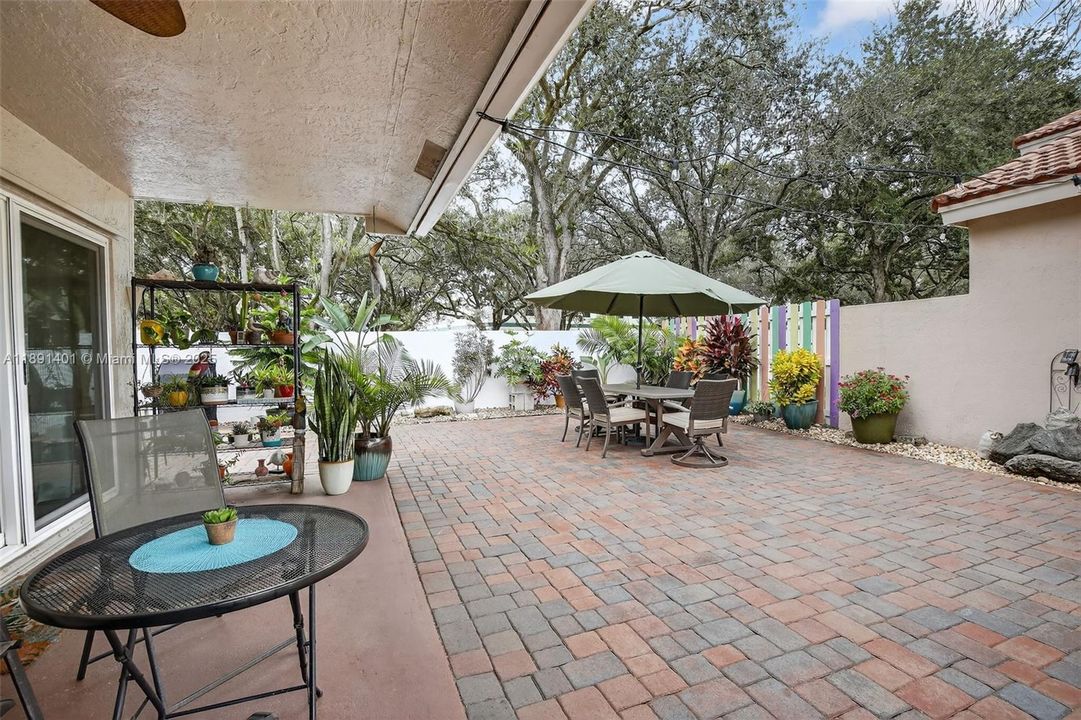 Activo con contrato: $568,500 (3 camas, 2 baños, 1727 Pies cuadrados)