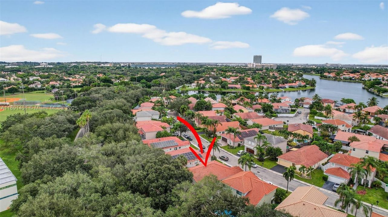 Activo con contrato: $568,500 (3 camas, 2 baños, 1727 Pies cuadrados)