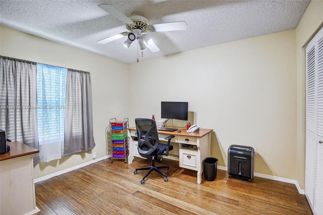 Activo con contrato: $568,500 (3 camas, 2 baños, 1727 Pies cuadrados)