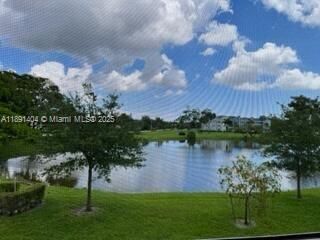 Active With Contract: $1,600 (2 beds, 2 baths, 896 Square Feet)