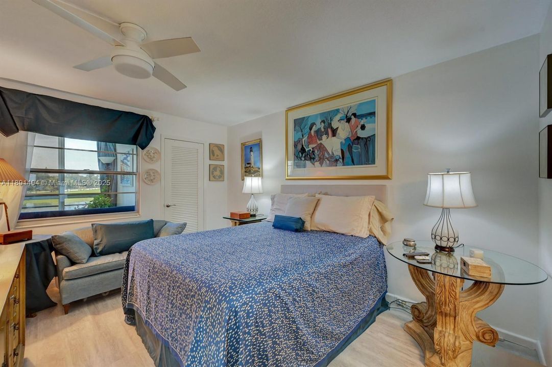 Active With Contract: $1,600 (2 beds, 2 baths, 896 Square Feet)