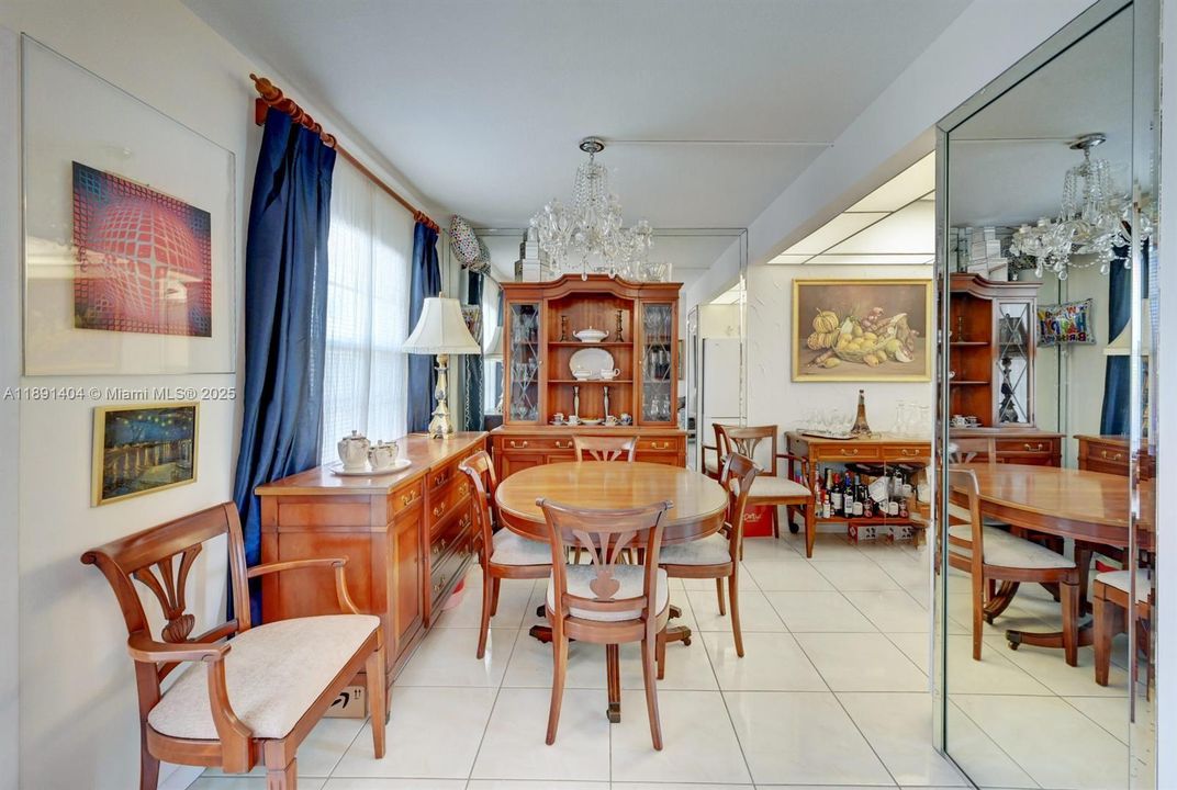 Active With Contract: $1,600 (2 beds, 2 baths, 896 Square Feet)