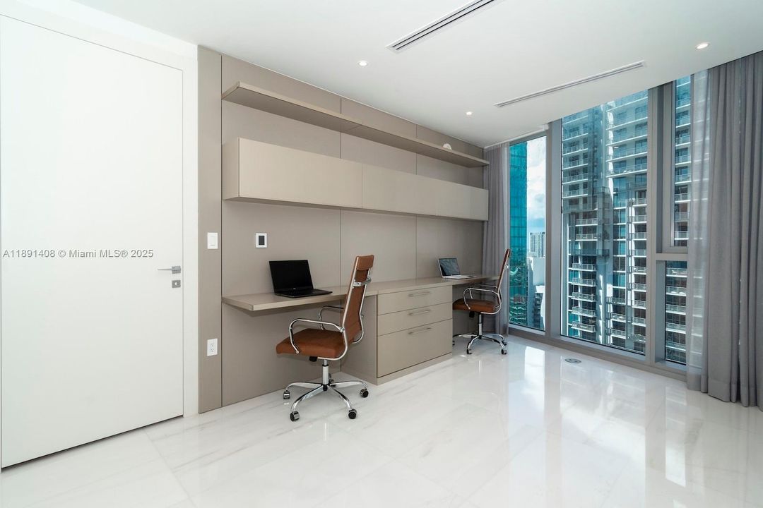 出租: $29,000 (3 贝兹, 4 浴室, 3078 平方英尺)