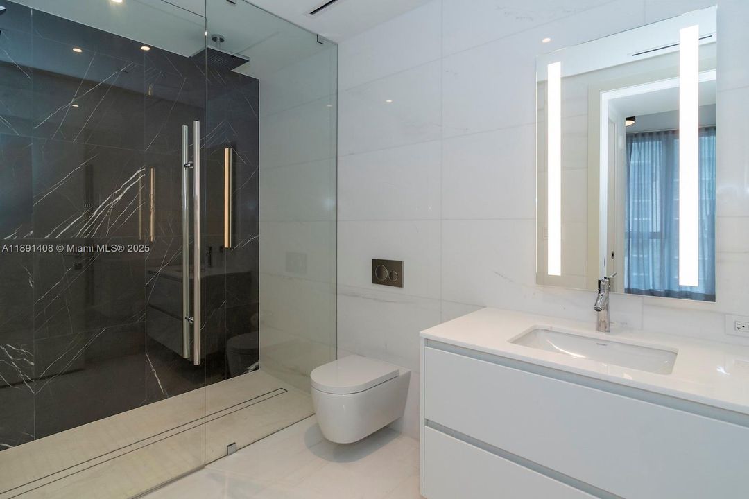 出租: $29,000 (3 贝兹, 4 浴室, 3078 平方英尺)