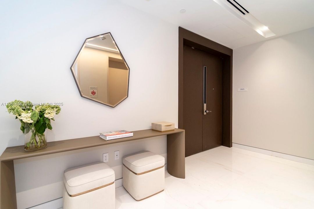 出租: $29,000 (3 贝兹, 4 浴室, 3078 平方英尺)