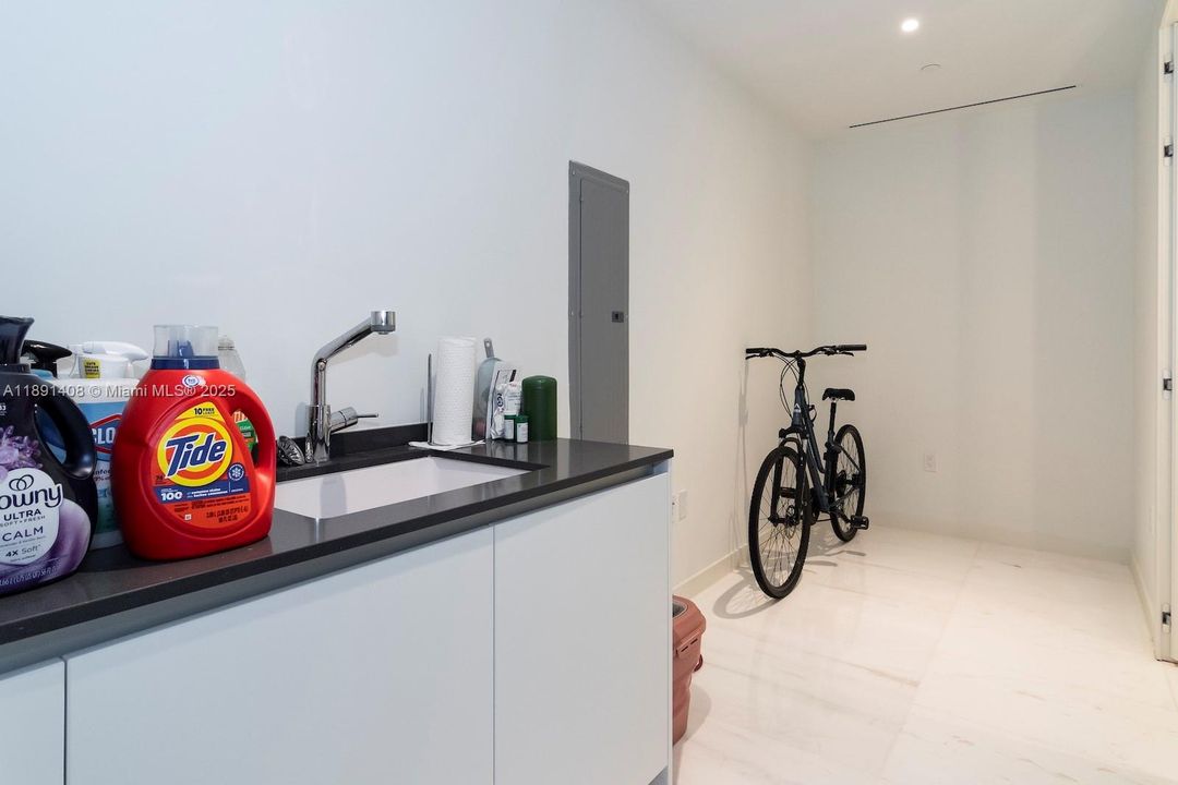 出租: $29,000 (3 贝兹, 4 浴室, 3078 平方英尺)