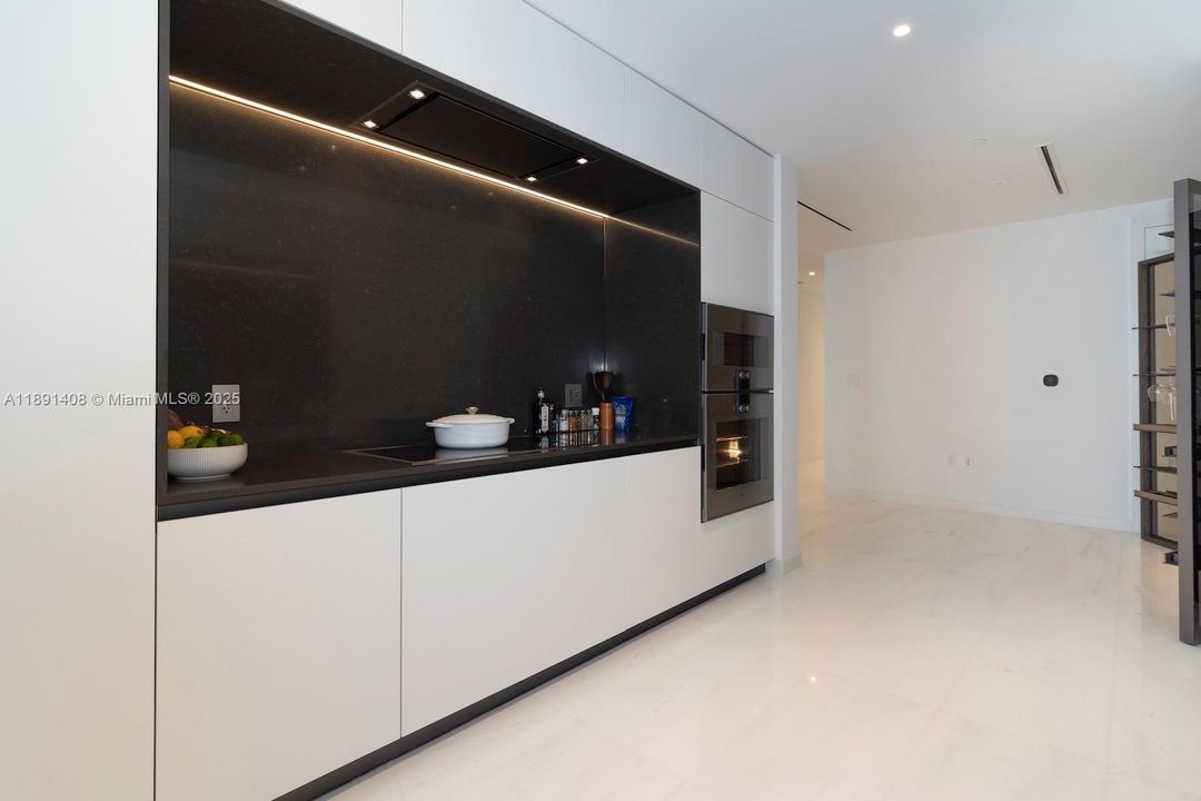 出租: $29,000 (3 贝兹, 4 浴室, 3078 平方英尺)