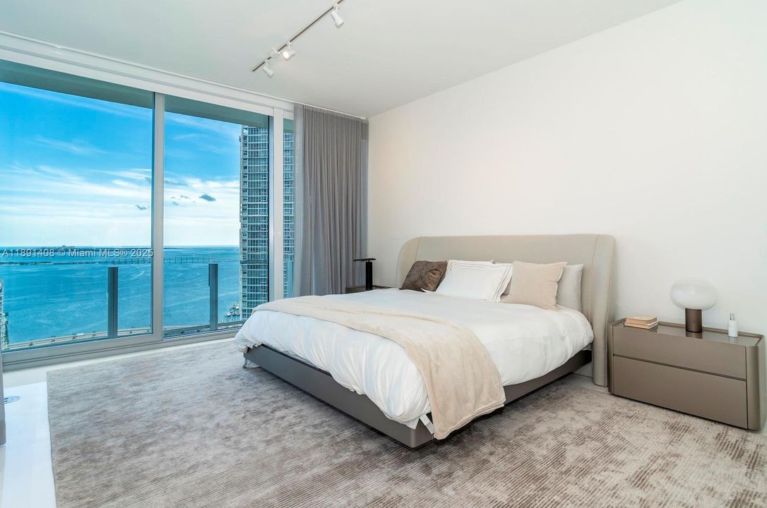 出租: $29,000 (3 贝兹, 4 浴室, 3078 平方英尺)