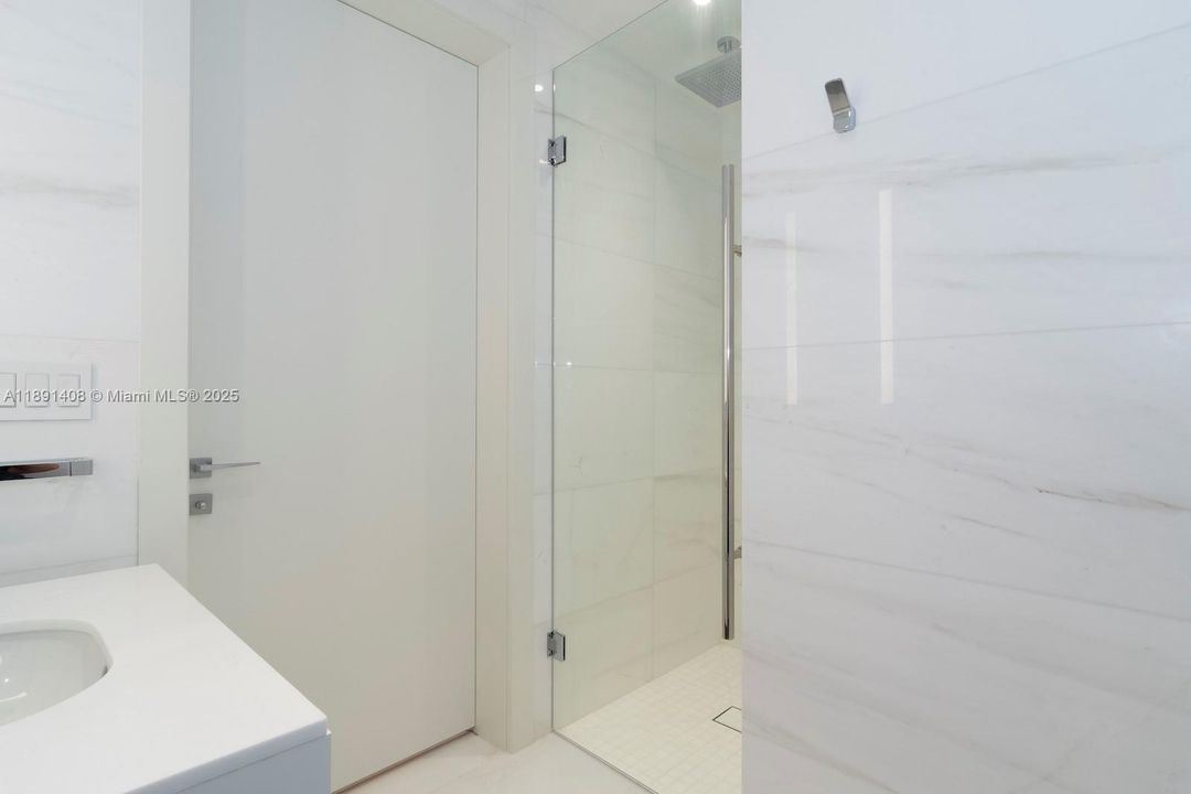 出租: $29,000 (3 贝兹, 4 浴室, 3078 平方英尺)