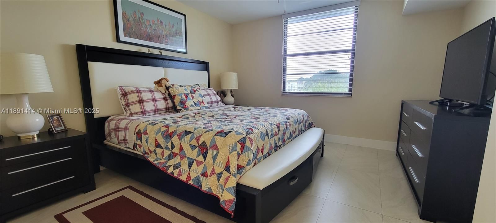 For Sale: $329,000 (2 beds, 2 baths, 1385 Square Feet)