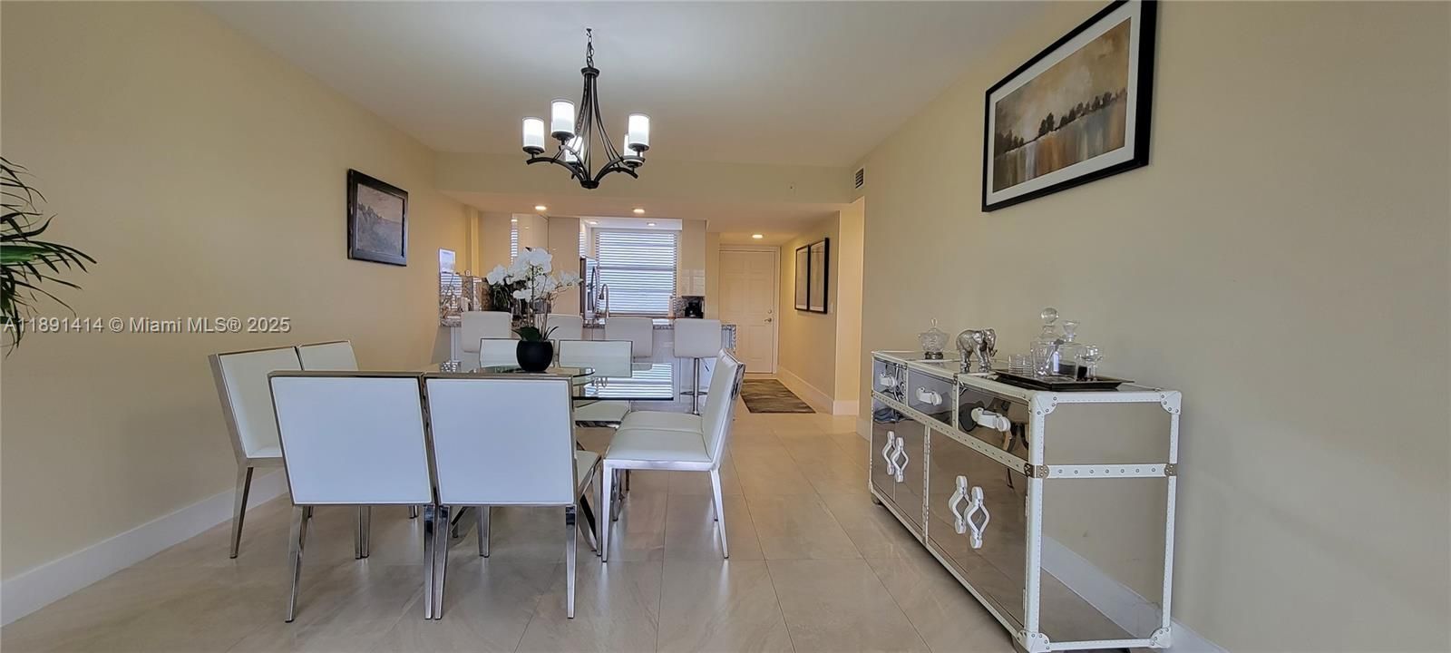 For Sale: $329,000 (2 beds, 2 baths, 1385 Square Feet)