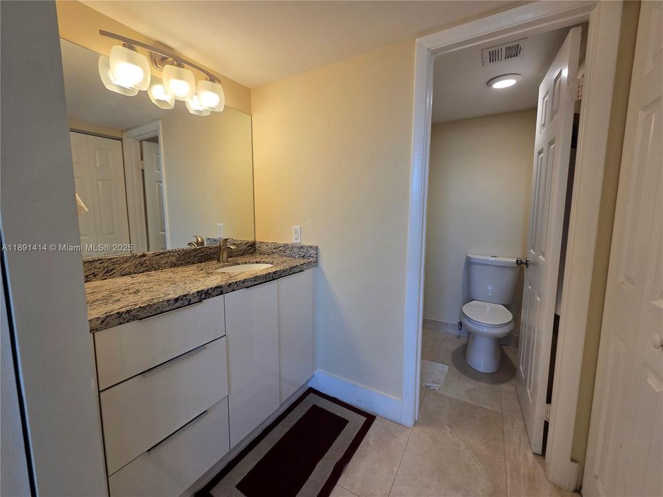 For Sale: $329,000 (2 beds, 2 baths, 1385 Square Feet)