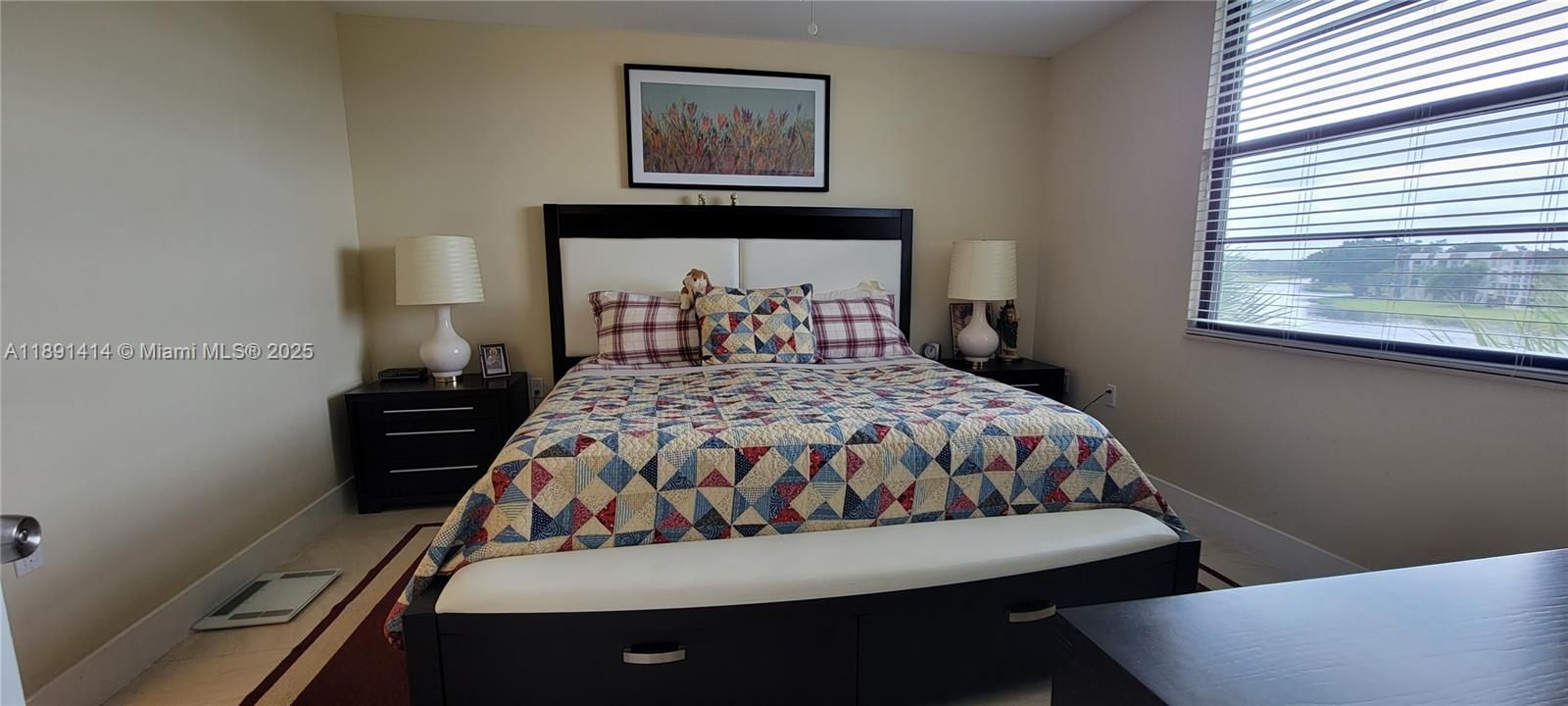 For Sale: $329,000 (2 beds, 2 baths, 1385 Square Feet)