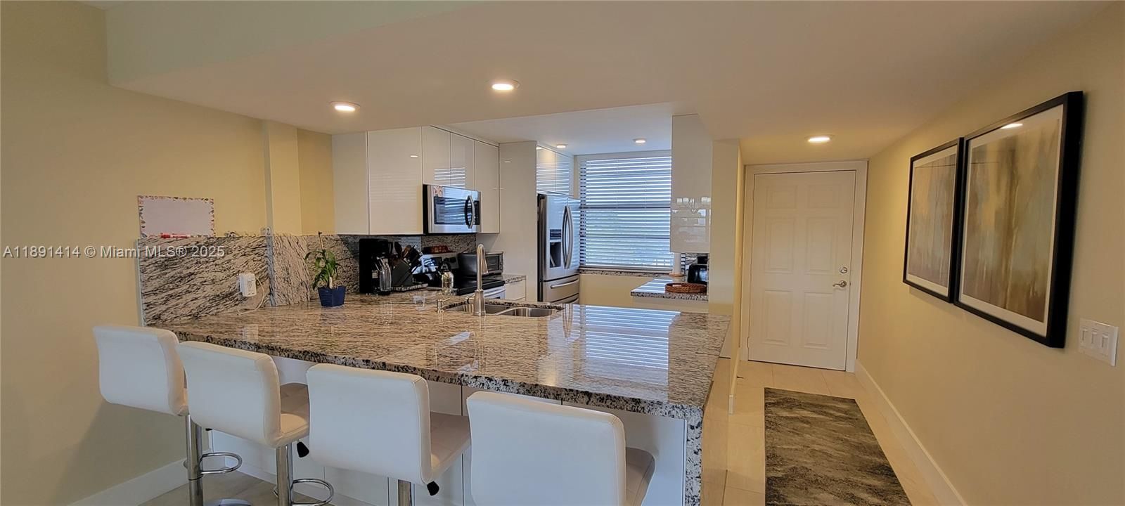 For Sale: $329,000 (2 beds, 2 baths, 1385 Square Feet)