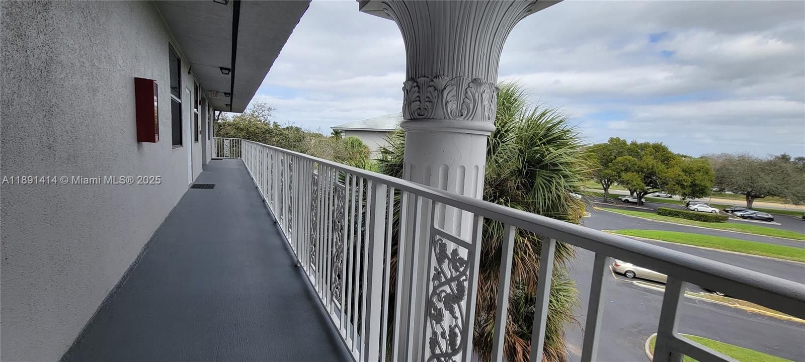 For Sale: $329,000 (2 beds, 2 baths, 1385 Square Feet)