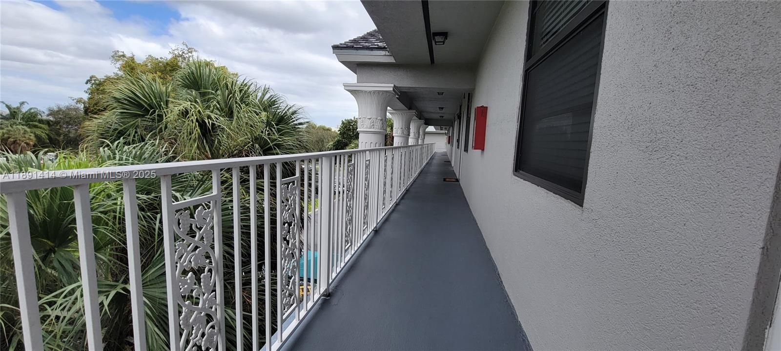 For Sale: $329,000 (2 beds, 2 baths, 1385 Square Feet)