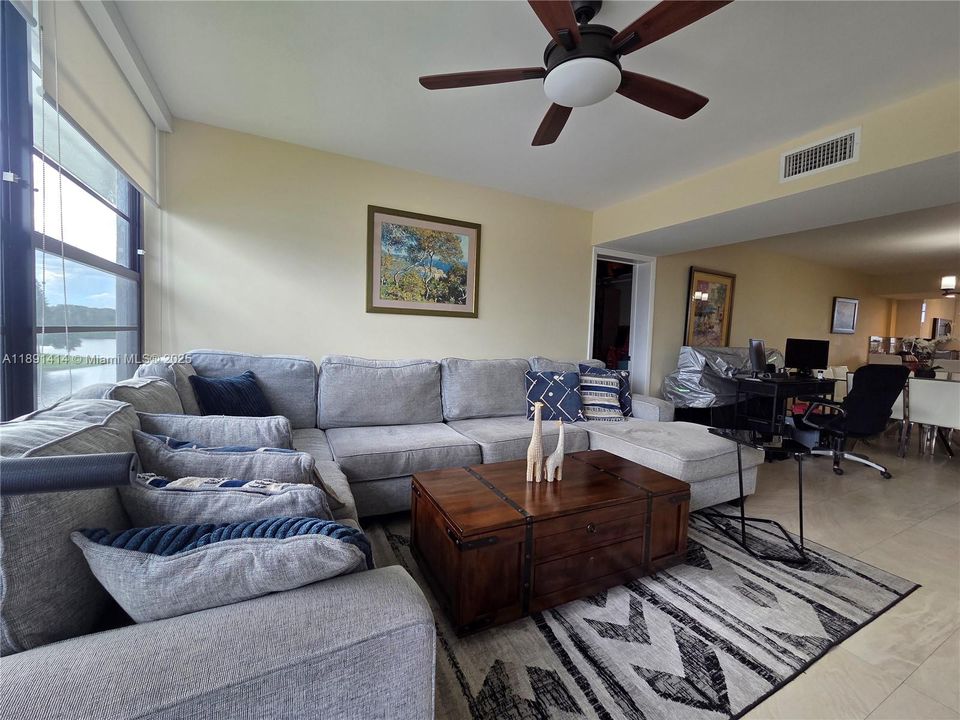 For Sale: $329,000 (2 beds, 2 baths, 1385 Square Feet)