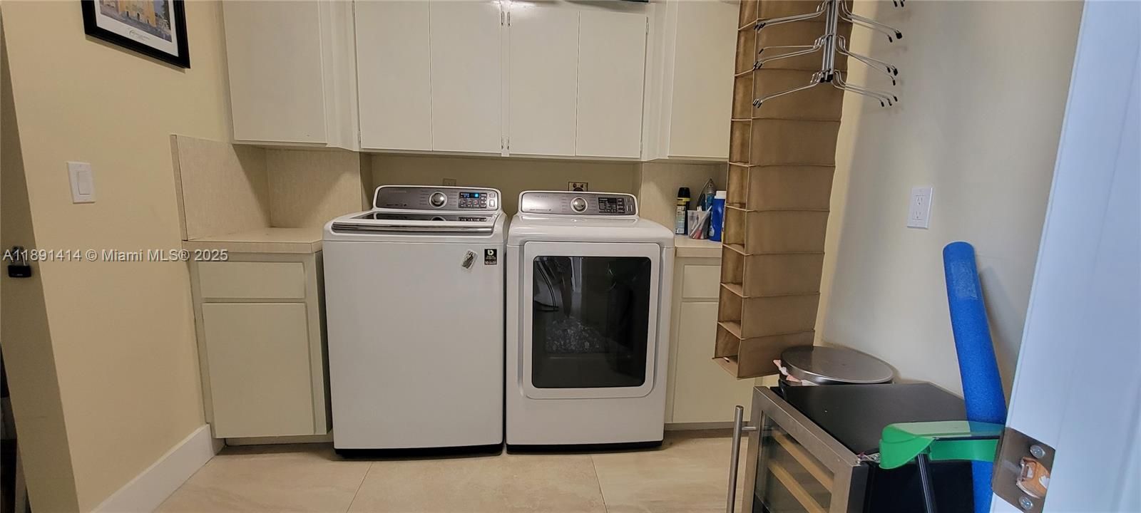 For Sale: $329,000 (2 beds, 2 baths, 1385 Square Feet)