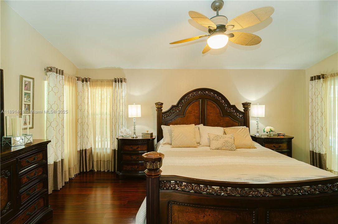 На продажу: $700,000 (2 спален, 2 ванн, 1519 Квадратных фут)