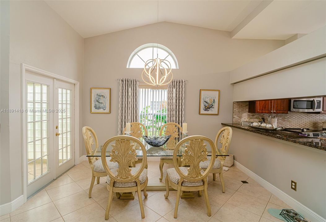 На продажу: $700,000 (2 спален, 2 ванн, 1519 Квадратных фут)