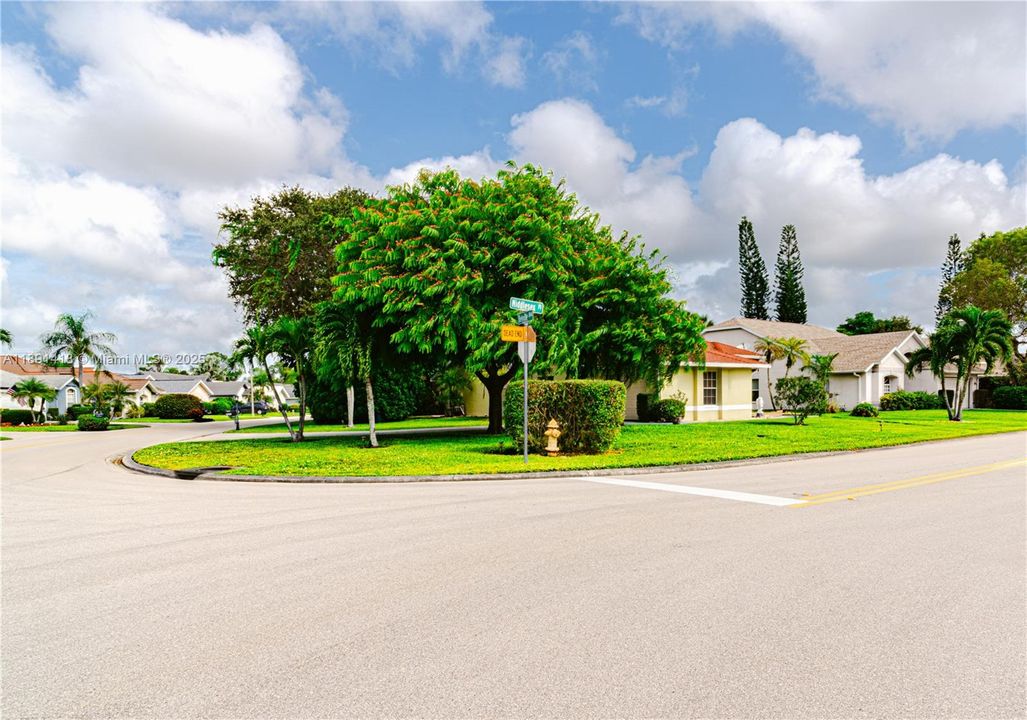 На продажу: $700,000 (2 спален, 2 ванн, 1519 Квадратных фут)