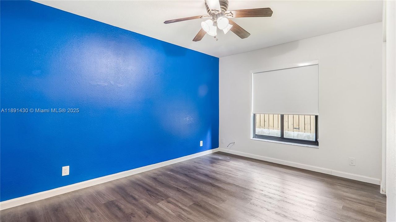 最近售出: $600,000 (3 贝兹, 2 浴室, 1697 平方英尺)