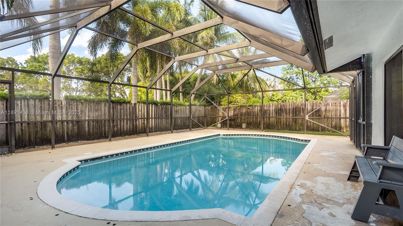 最近售出: $600,000 (3 贝兹, 2 浴室, 1697 平方英尺)