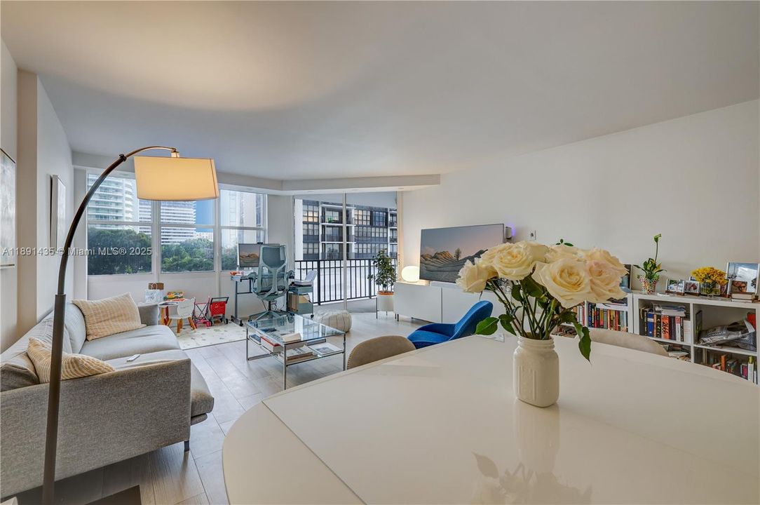 For Sale: $665,000 (2 beds, 2 baths, 1467 Square Feet)