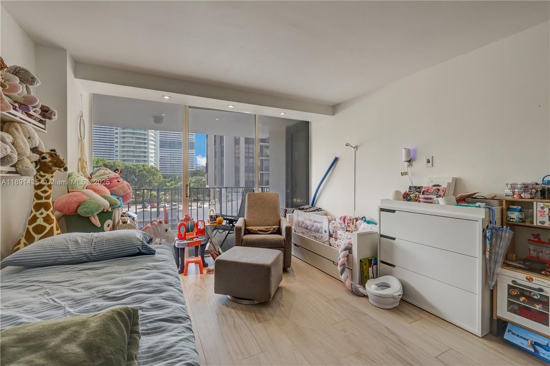 For Sale: $665,000 (2 beds, 2 baths, 1467 Square Feet)