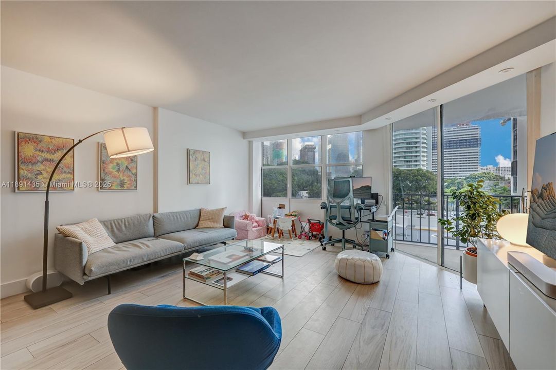 For Sale: $665,000 (2 beds, 2 baths, 1467 Square Feet)