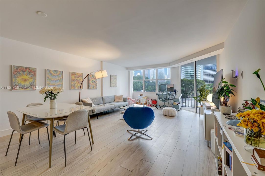 For Sale: $665,000 (2 beds, 2 baths, 1467 Square Feet)