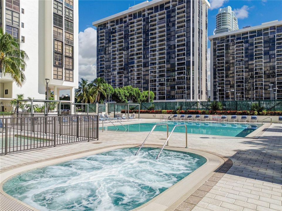 For Sale: $665,000 (2 beds, 2 baths, 1467 Square Feet)