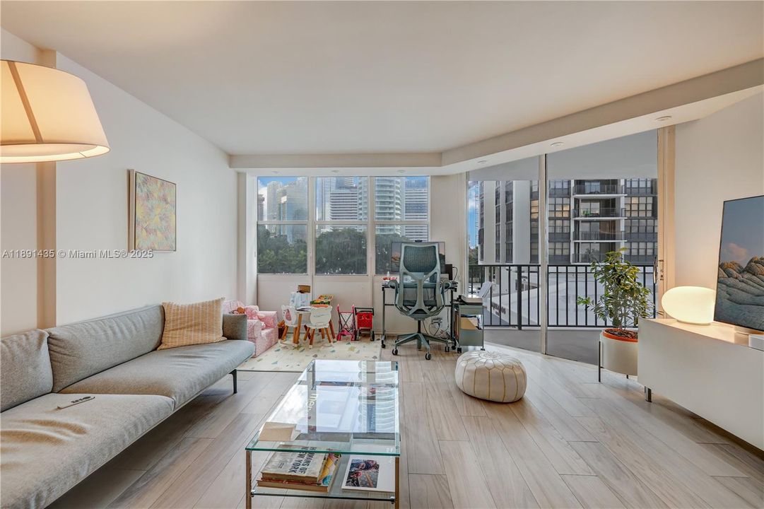 For Sale: $665,000 (2 beds, 2 baths, 1467 Square Feet)