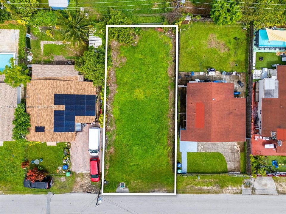 En Venta: $350,000 (0.11 acres)