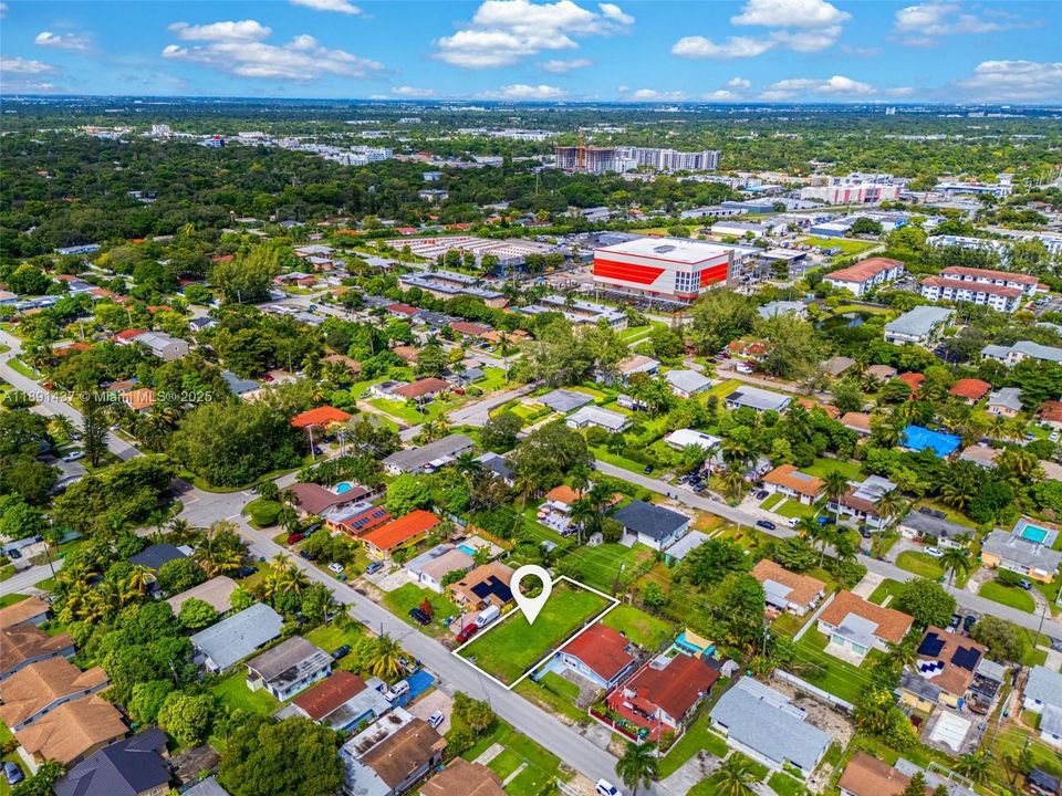 En Venta: $350,000 (0.11 acres)