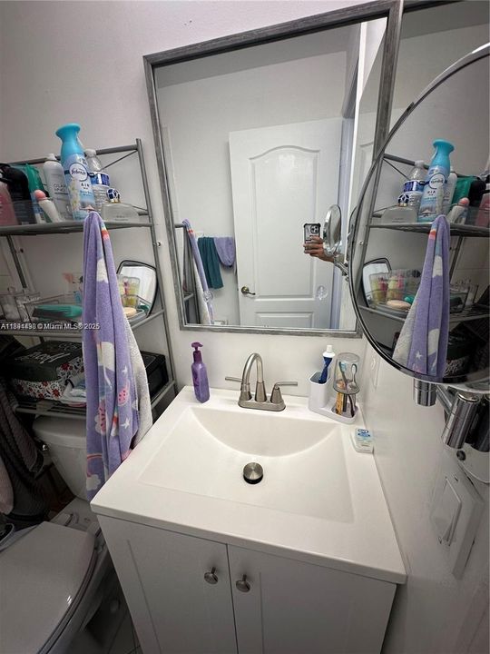 合同活跃: $2,550 (3 贝兹, 2 浴室, 1150 平方英尺)