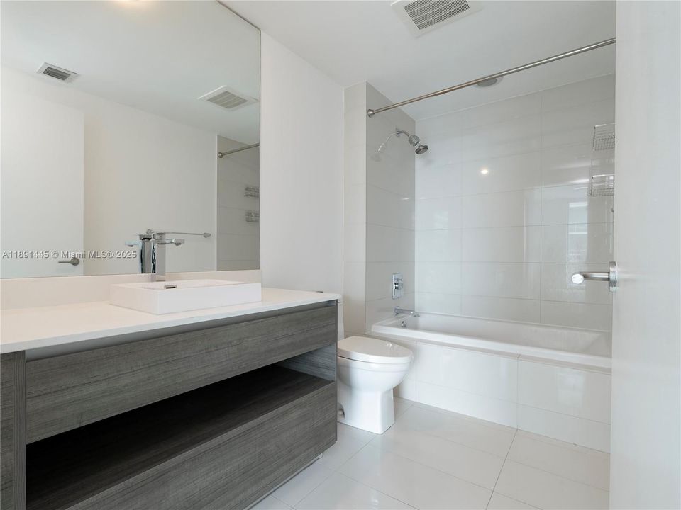 For Rent: $2,650 (0 beds, 1 baths, 531 Square Feet)