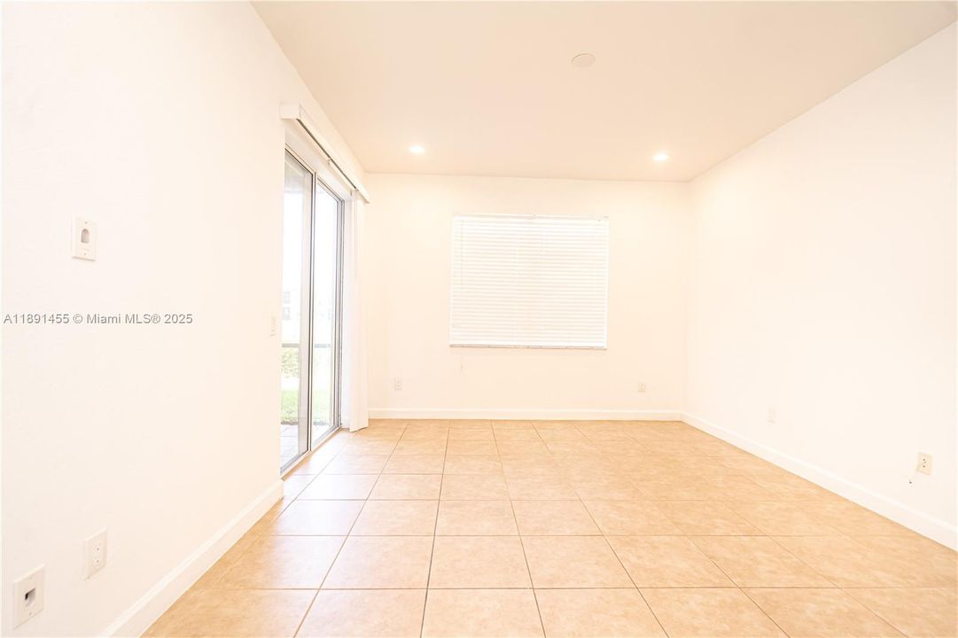 Recently Rented: $3,500 (3 beds, 2 baths, 1401 Square Feet)