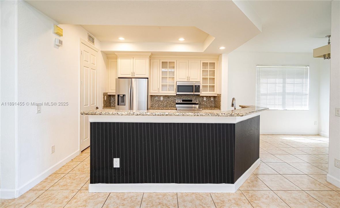 Recently Rented: $3,500 (3 beds, 2 baths, 1401 Square Feet)