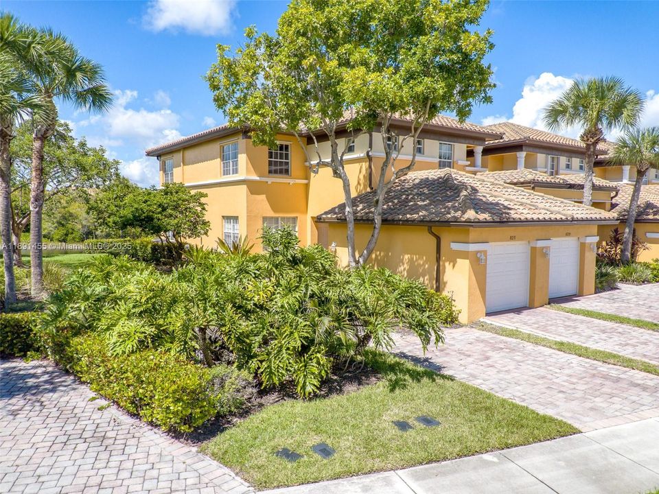 Recently Rented: $3,500 (3 beds, 2 baths, 1401 Square Feet)