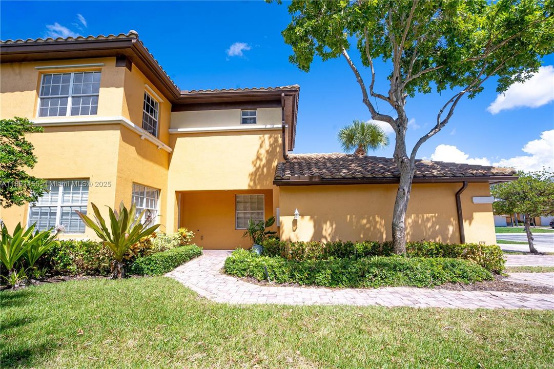 Recently Rented: $3,500 (3 beds, 2 baths, 1401 Square Feet)