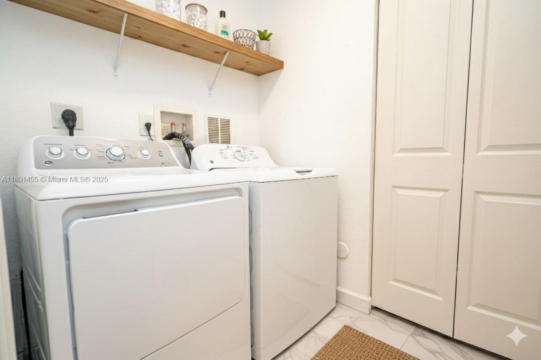 Recently Rented: $3,500 (3 beds, 2 baths, 1401 Square Feet)