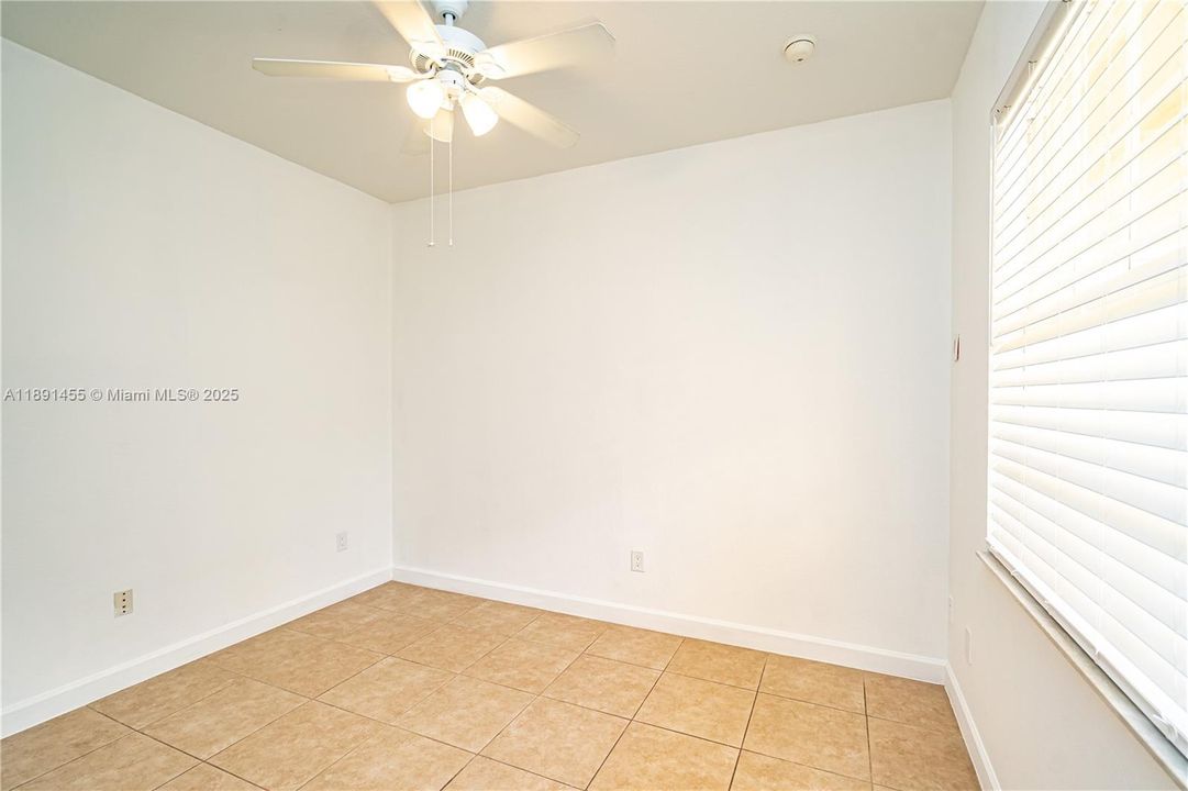 Recently Rented: $3,500 (3 beds, 2 baths, 1401 Square Feet)