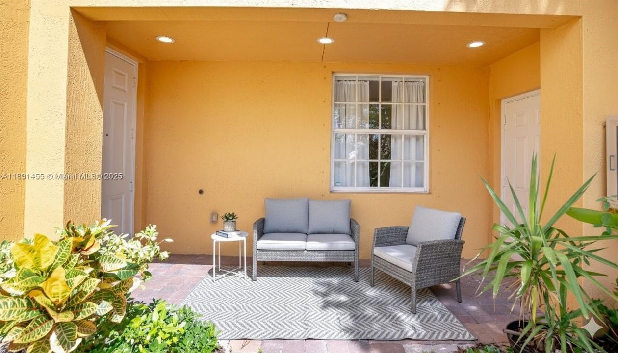 Recently Rented: $3,500 (3 beds, 2 baths, 1401 Square Feet)