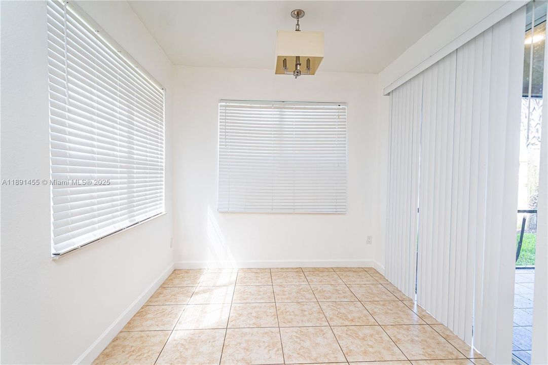 Recently Rented: $3,500 (3 beds, 2 baths, 1401 Square Feet)