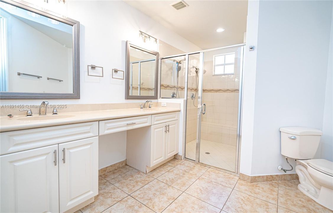 Recently Rented: $3,500 (3 beds, 2 baths, 1401 Square Feet)