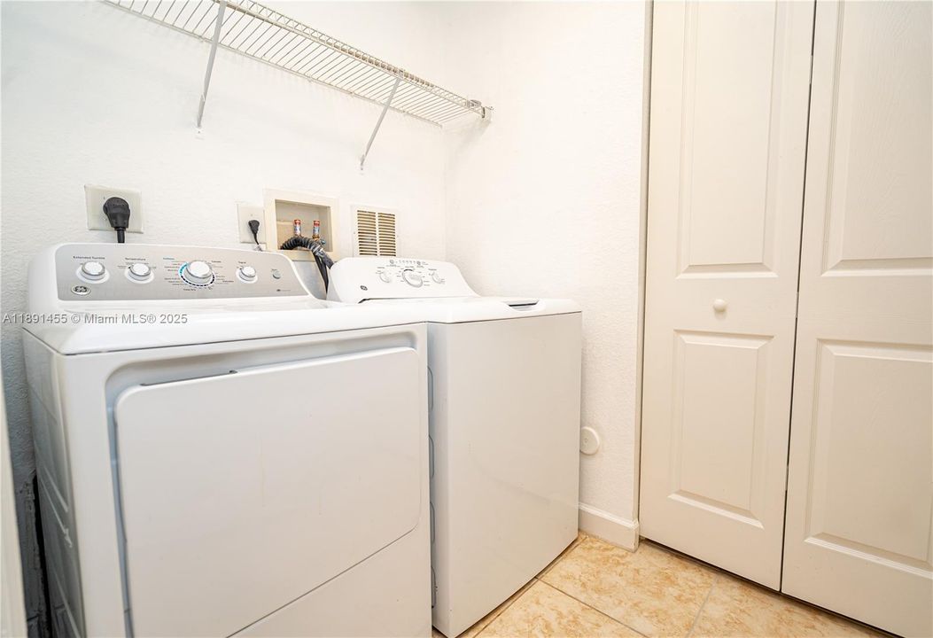 Recently Rented: $3,500 (3 beds, 2 baths, 1401 Square Feet)