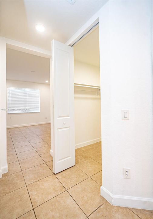 Recently Rented: $3,500 (3 beds, 2 baths, 1401 Square Feet)